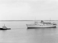 MINISEA av Åbo bogseras  av mb THOR, b 1915 i Karlstad