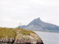 Skär med monument över polcirkeln